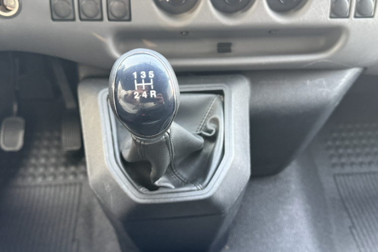 江铃 特顺 2019款 2.8T商运型短轴中顶6座国VI JX493局部细节18