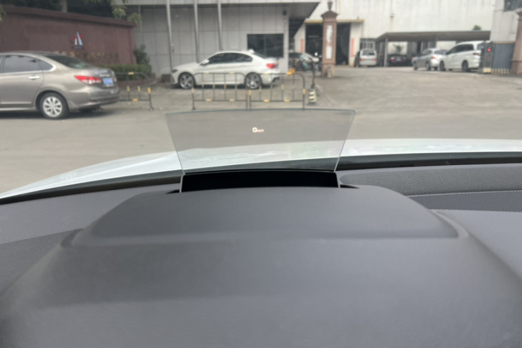 奥迪Q2L 2018款 35 TFSI 豪华致雅型 国V中控内饰7011