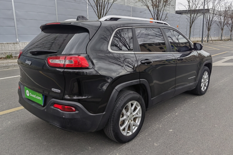 Jeep 自由光(进口) 2014款 2.4L 都市版车身外观6004