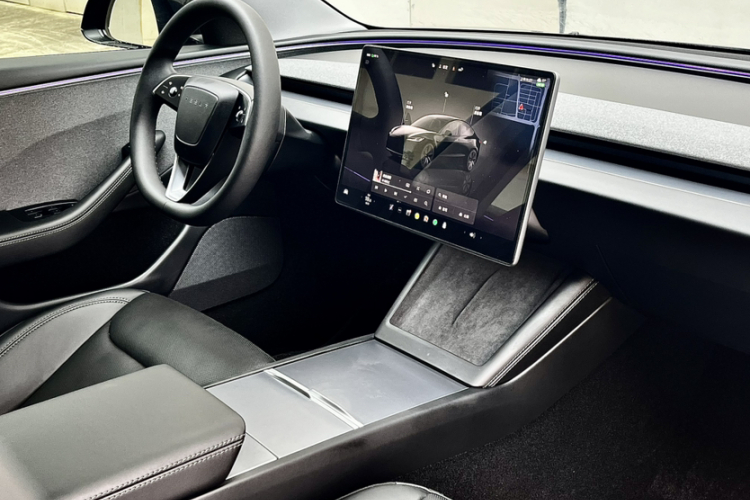 特斯拉 Model 3 2025款 后轮驱动版车身外观6002