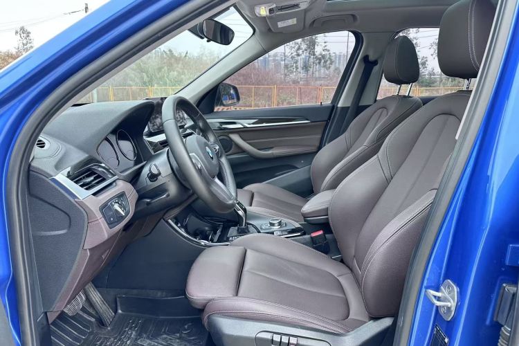 宝马X1 2020款 xDrive25Li 尊享型中控内饰7003