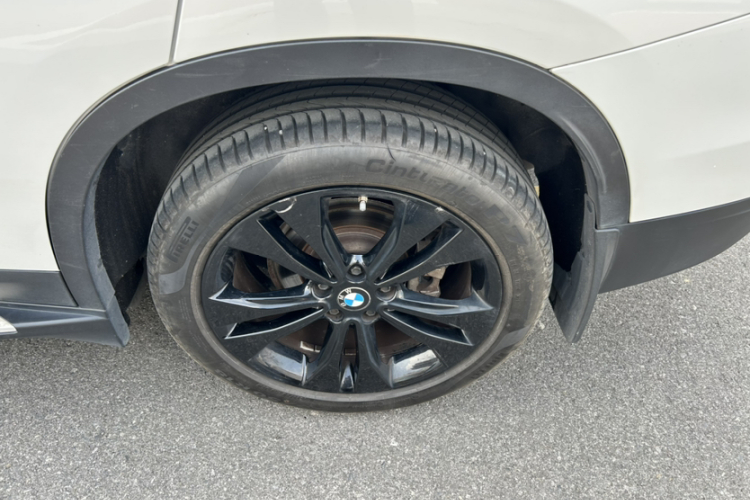 宝马X1 2021款 sDrive20Li 时尚型车身外观6006