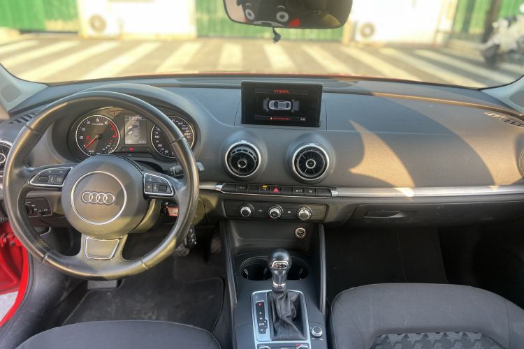 奥迪A3 2016款 Limousine 35 TFSI 领英型中控内饰7001