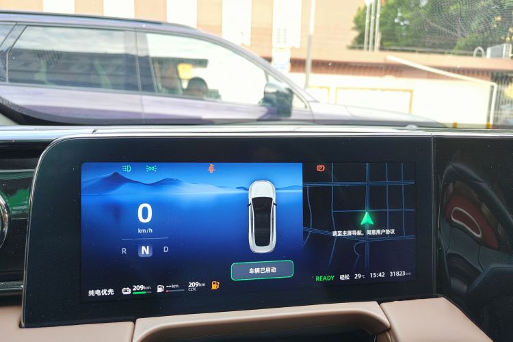 零跑汽车 零跑C01 2023款 增程 316 智享版中控内饰15