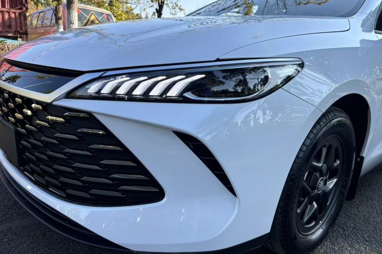 比亚迪 秦PLUS 2025款 DM-i 智驾版 55KM领先型车身外观6009