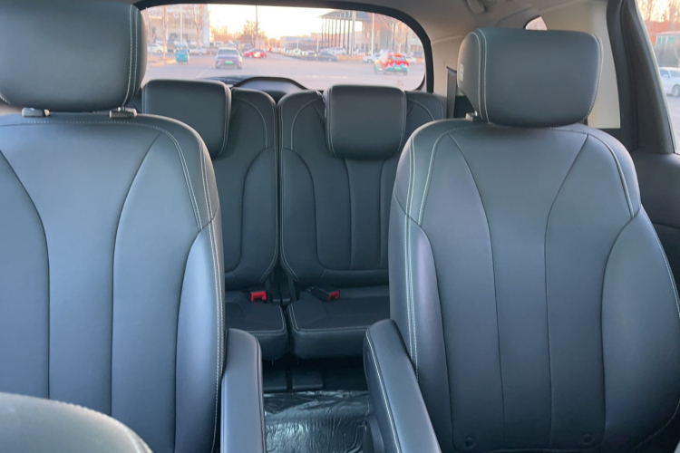 比亚迪 宋MAX 2021款 升级版 1.5T 自动旗舰型 6座局部细节9012