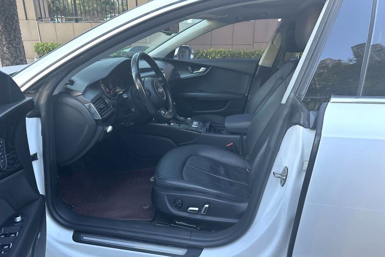 奥迪A7 2017款 40 TFSI 进取型中控内饰7002