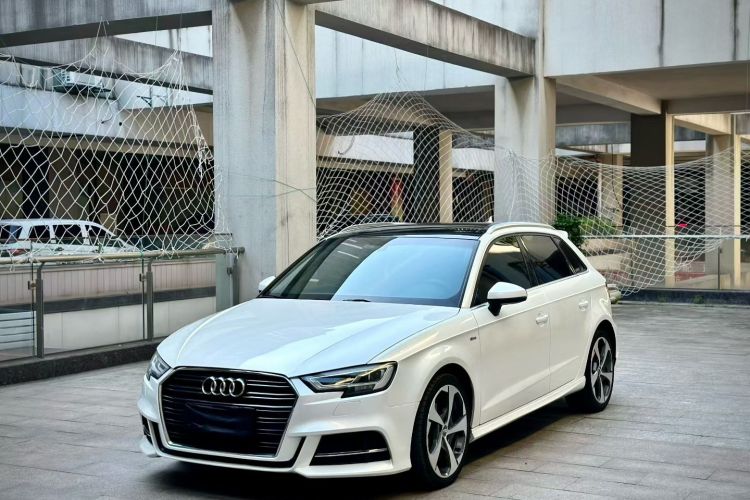 奥迪A3 2018款 30周年年型 Sportback 35 TFSI 运动型局部细节36