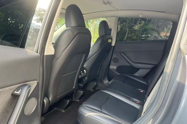 特斯拉 Model Y 2022款 后轮驱动版中控内饰7003