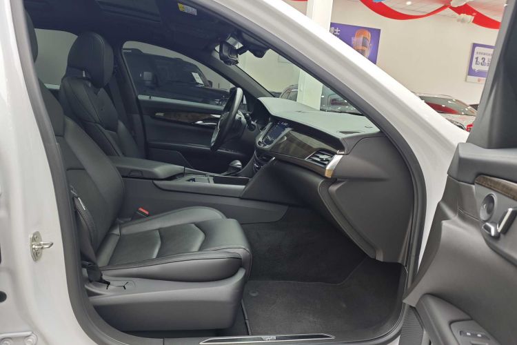 凯迪拉克CT6 2017款 28T 豪华型车身外观6011