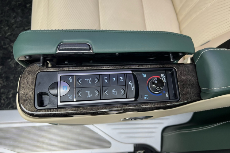 别克GL8 2021款 ES陆尊 653T 尊享型中控内饰7002