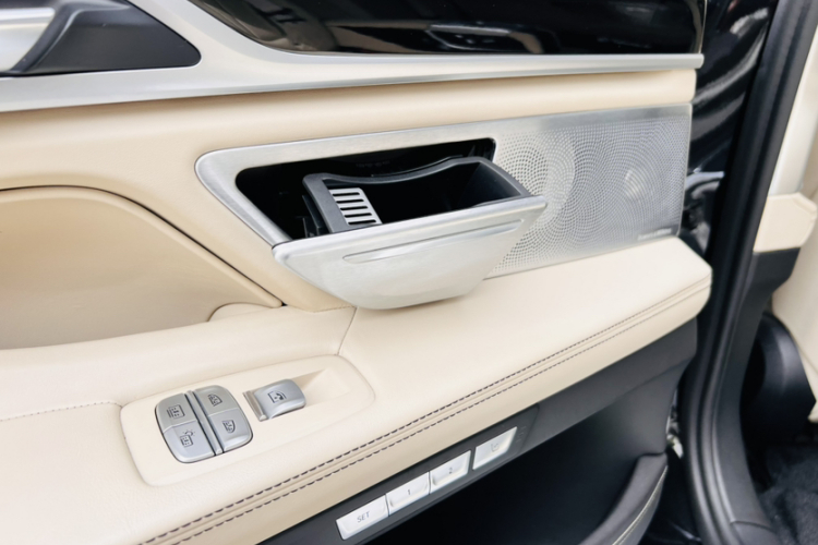 宝马7系 2017款 740Li xDrive 豪华型中控内饰7009