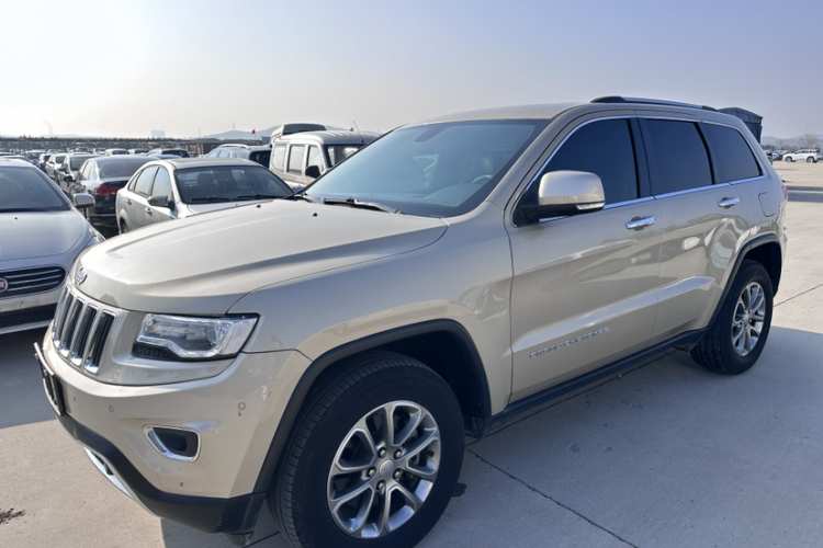 Jeep 大切诺基(进口) 2014款 3.6L 精英导航版车身外观6002