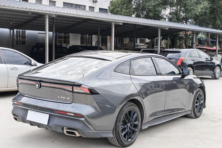 长安UNI-V 2024款 1.5T 尊贵型车身外观6006