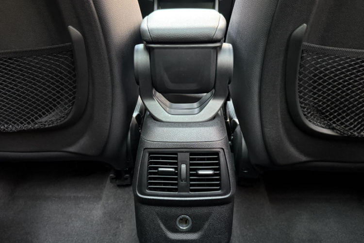 宝马2系旅行车 2016款 218i 运动设计套装中控内饰7008