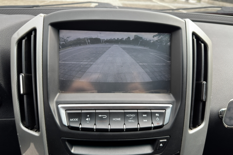 纳智捷 优6 SUV 2017款 1.8T 科技超值型局部细节16