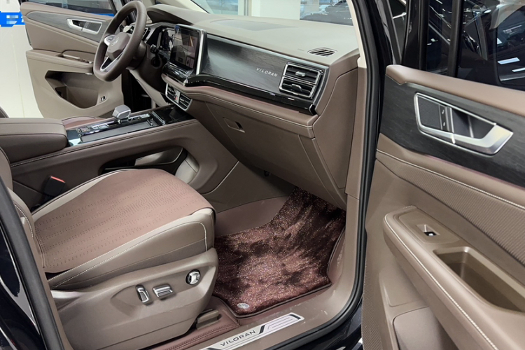 大众 威然 2024款 380TSI 尊驰版中控内饰7004