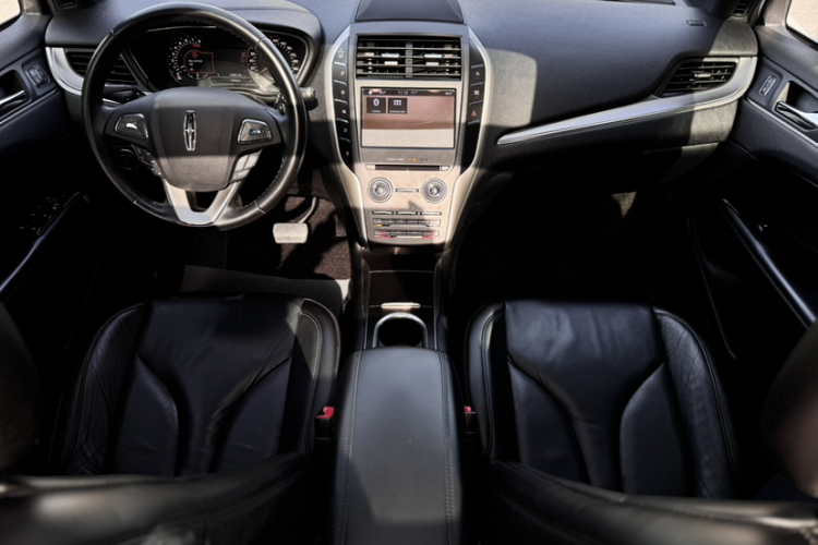 林肯MKC 2019款 2.0T 两驱尊享版 国VI中控内饰7005