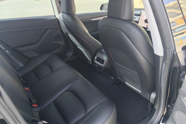 特斯拉 Model 3 2022款 后轮驱动版中控内饰7006