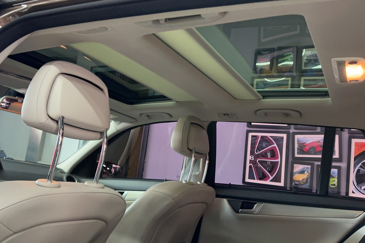 奔驰C级(进口) 2011款 C 200 时尚旅行版局部细节9007