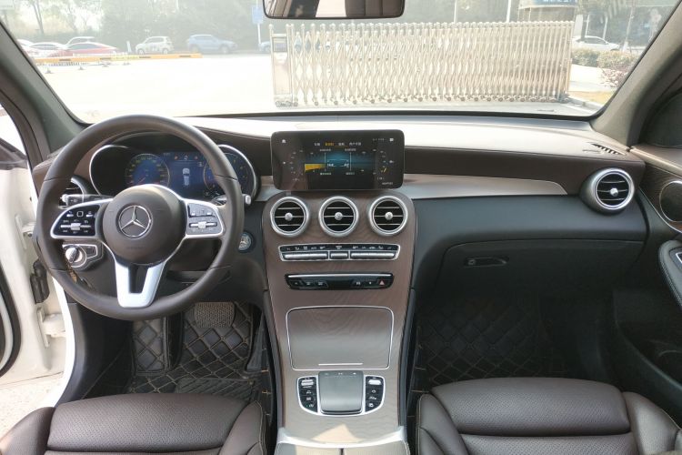 奔驰GLC 2021款 GLC 260 L 4MATIC 豪华型中控内饰7004