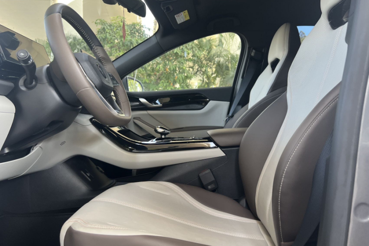 比亚迪 秦PLUS 2024款 荣耀版 DM-i 55KM领先型局部细节9002