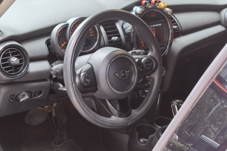 MINI 2019款 1.5T ONE 五门版中控内饰7015