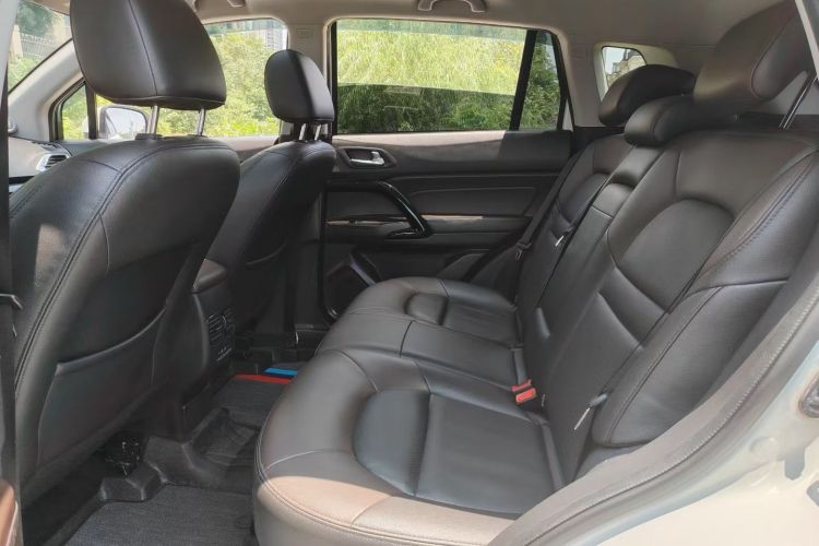 广汽传祺 传祺GS4 2017款 235T 自动两驱豪华智联版中控内饰7003