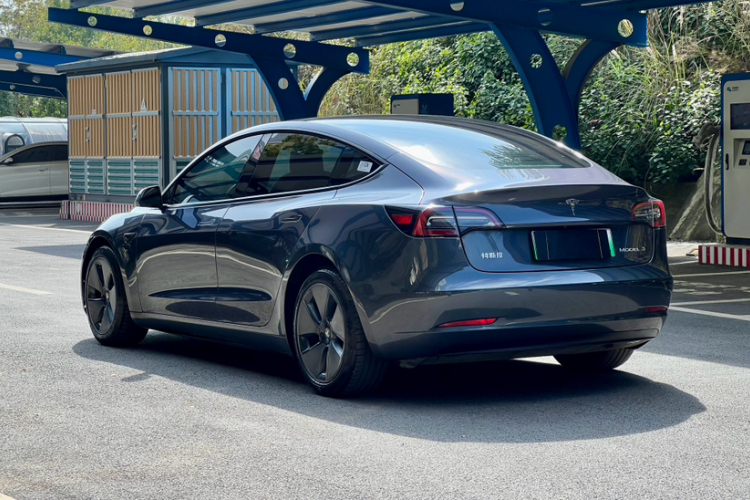 特斯拉 Model 3 2021款 标准续航后驱升级版 3D6车身外观6009