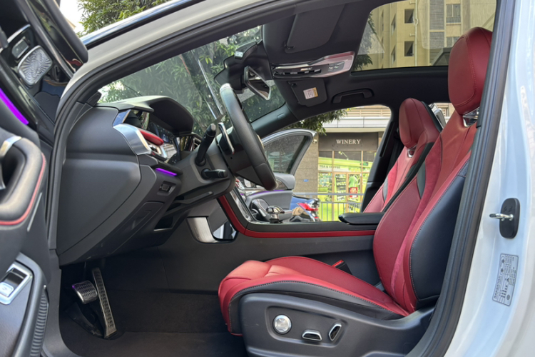 红旗H6 2023款 2.0T 致尚版中控内饰7009