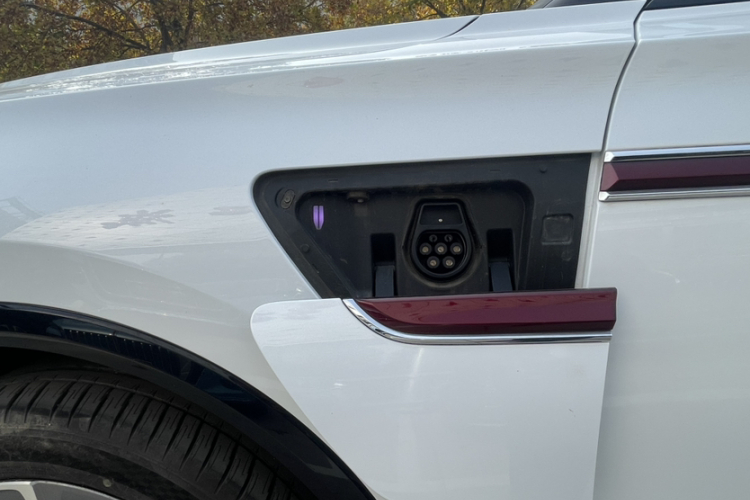 红旗E-HS9 2022款 660km 旗畅版 六座局部细节9005