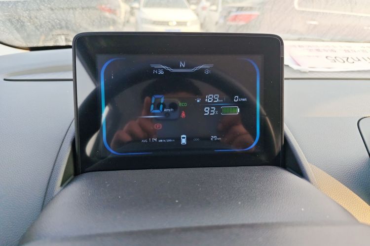 吉利银河 2024款 熊猫mini 200km 耐力熊中控内饰7001