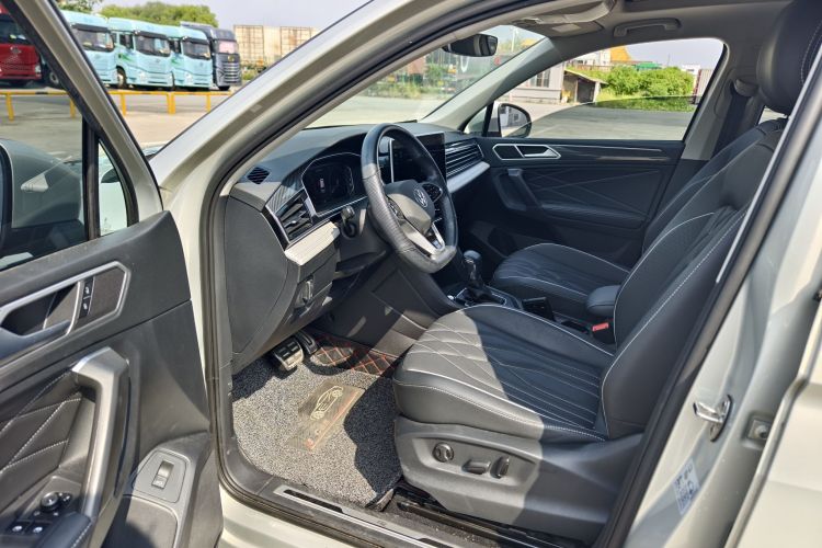 大众 途观L 2022款 330TSI 自动两驱R-Line越享版中控内饰7002