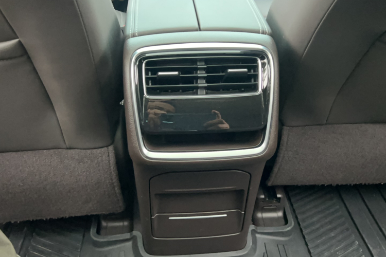 吉利汽车 嘉际 2021款 1.8TD DCT豪华型中控内饰7013