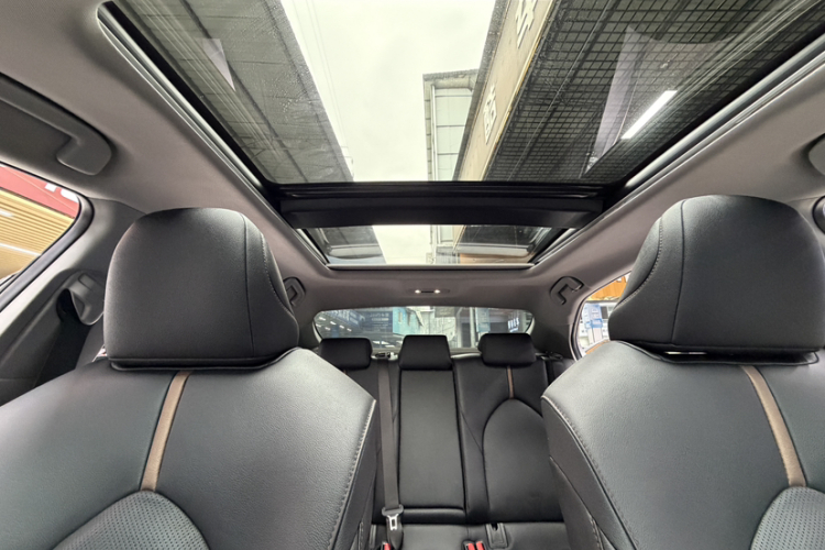 丰田 凯美瑞 2023款 2.5G 豪华版中控内饰7013