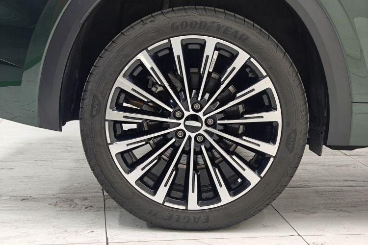 吉利汽车 星越L 2025款 东方曜 2.0TD 自动四驱望月版车身外观6008