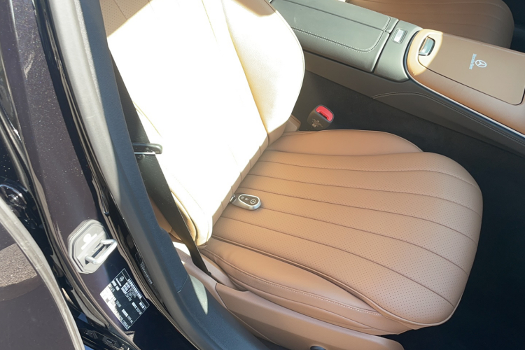 奔驰E级 2024款 改款 E 260 L局部细节41