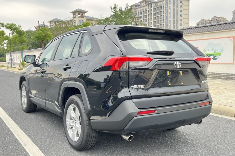 丰田 RAV4荣放 2024款 2.0L CVT两驱都市版车身外观6002