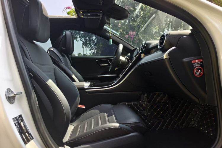奔驰C级 2022款 改款 C 200 L 运动版中控内饰7005