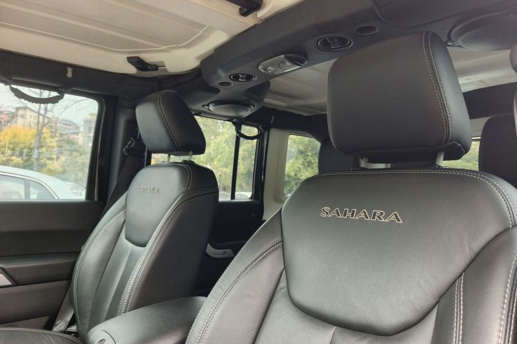 Jeep 牧马人 2015款 3.0L Sahara 四门舒享版中控内饰7009