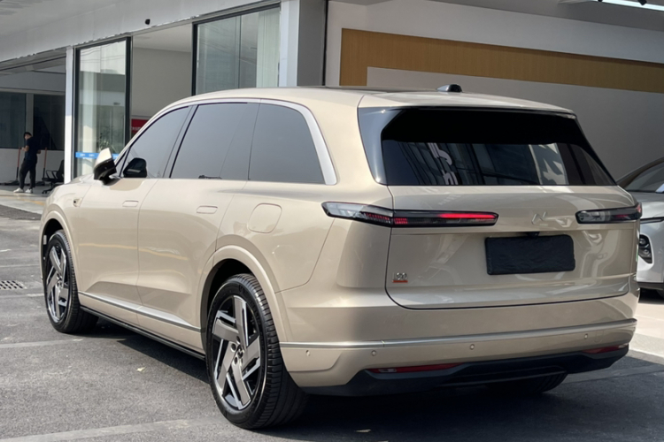 乐道L90 2025款 Ultra 六座版车身外观6003