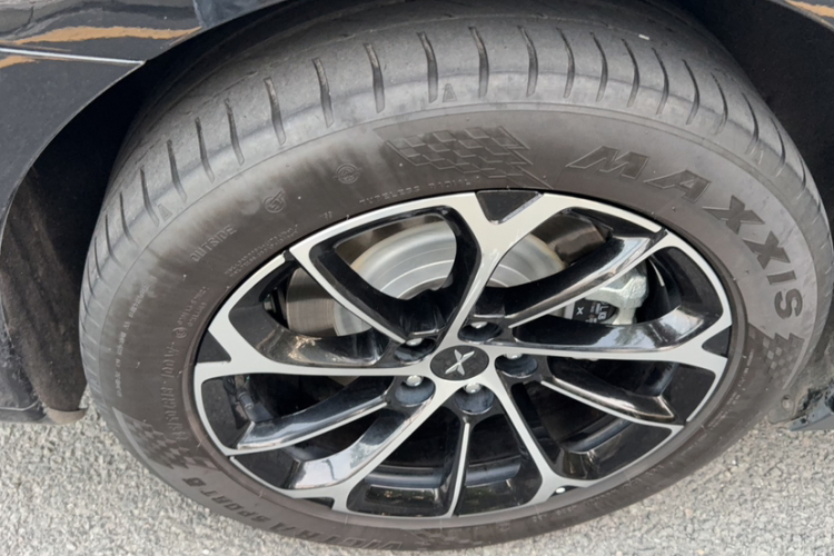 小鹏P7 2023款 586E车身外观6001