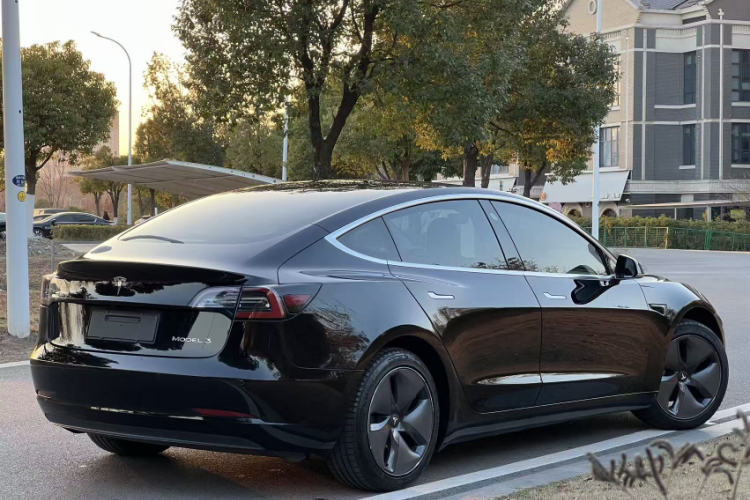 特斯拉 Model 3 2019款 标准续航后驱升级版车身外观6002