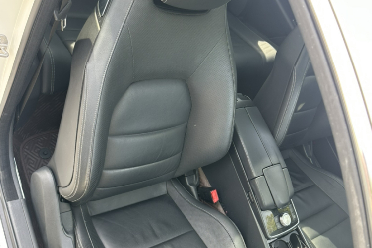 奔驰E级(进口) 2014款 E 200 轿跑版局部细节41