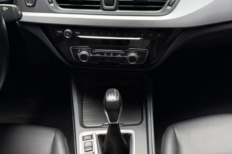 宝马1系 2018款 改款 118i 时尚型局部细节18