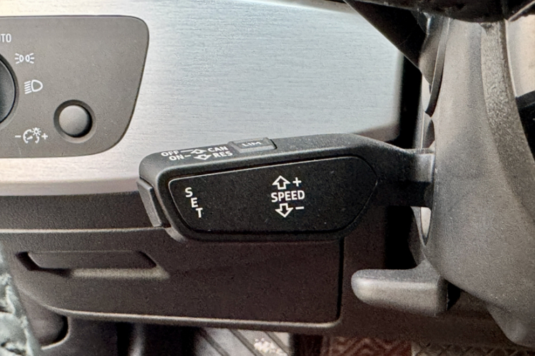 奥迪A4L 2020款 40 TFSI 豪华动感型局部细节9013