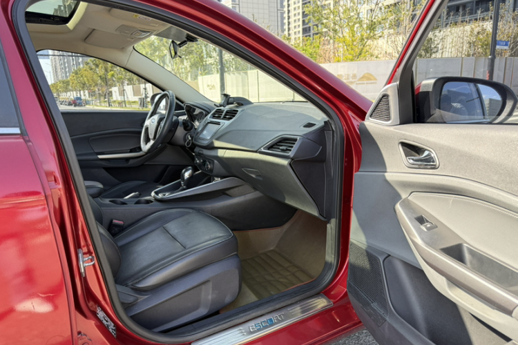 福特 福睿斯 2015款 1.5L 自动时尚型中控内饰7002