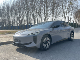 红旗EH7 2025款 640 四驱 智选版