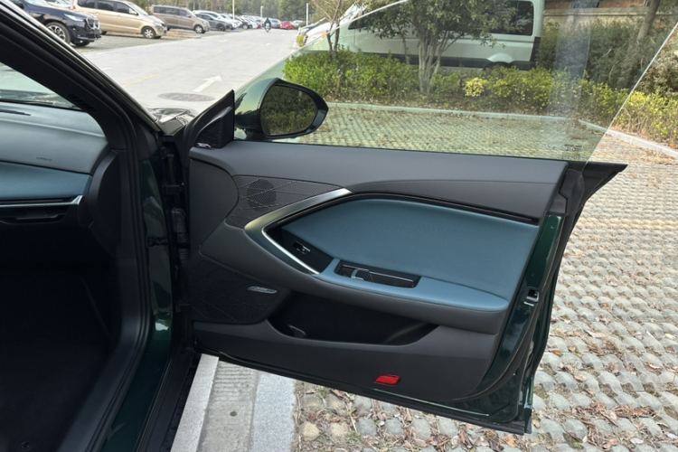 名爵 MG7 2023款 2.0T 自动猎美奢享版中控内饰7004