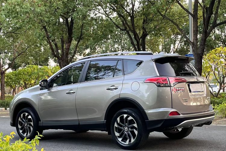 丰田 RAV4荣放 2016款 2.5L 自动四驱精英版车身外观6005